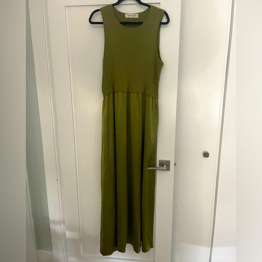 Taylor Olive Green Maxi Dress - size L
